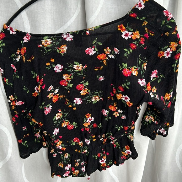 Summer top - Picture 4 of 4